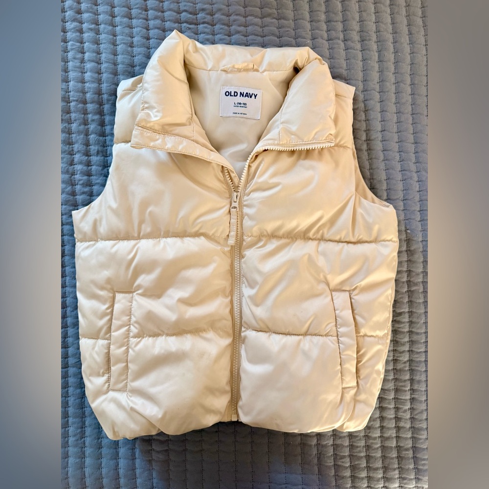 Old Navy Off-White Girl’s Puffer Vest❄️